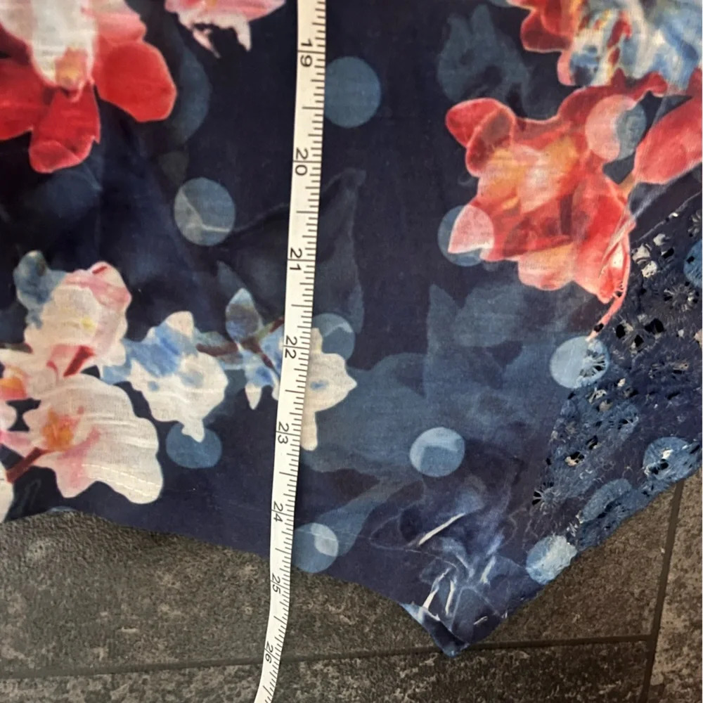 411* New! Time and Tru Sleeveless Navy Floral Top - Picture 14 of 14